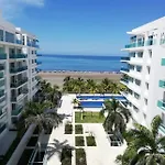 Apartamento con excelente vista al mar Dos alcobas los Morros